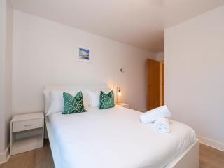 Top Floor Apartment 2 Mins to Train Station, Near London Museum - Edgware - 7