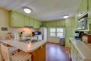 Lake Sinclair Crooked Creek Cottage with Fire Pit! - Eatonton - 3