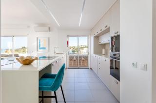 Ocean View 2 BDR Flat With Balcony by LovelyStay - Armação de Pêra - 2