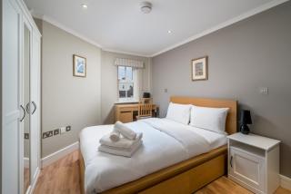Modern Luxury Apartment, Sleeps Five, Barons Court - Londra - 2