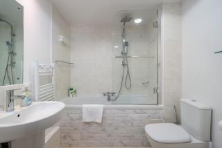 Modern Luxury Apartment, Sleeps Five, Barons Court - Londra - 4