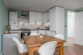 Modern Luxury Apartment, Sleeps Five, Barons Court - Londra - 5