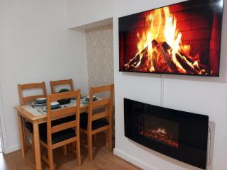 Douglas Apartment - Trains to Edin & Glasgow - Private Parking - Airdrie - 5