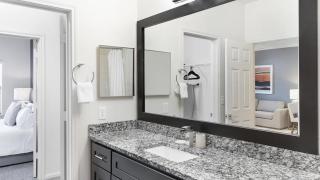 Landing at Bridge at Southpark Landing - 1 Bedroom in South Austin - Austin - 2