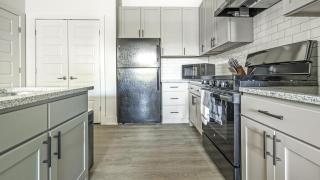 Landing at The Henry - 1 Bedroom in Northwest Charlotte - Charlotte - 3