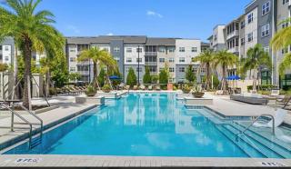 Landing at The Henry Luxury Apartments - 1 Bedroom in Sanford - Sanford - 9