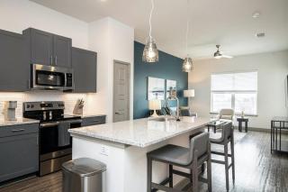 Landing at The Henry Luxury Apartments - 1 Bedroom in Sanford - Sanford - 5