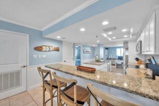 Cozy Coastal Condo with Pool And Stunning Gulf Views - Clearwater Beach - 2