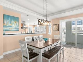 Private 3 bed 3.5 bath condo By the Beach - Clearwater Beach - 2