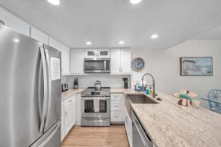 Chateaux Condos 106 - Clearwater Beach - 7