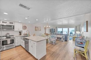 Chateaux Condos 106 - 5