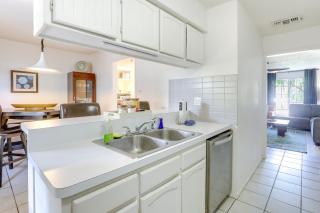 Townhome Near Beach in Galveston Furnished Patio! - Galveston - 2