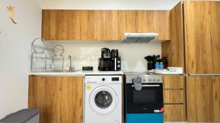 Chic 2BR Oasis - Stylish Masdar City Escape Near Masdar Park & City Centre - 8