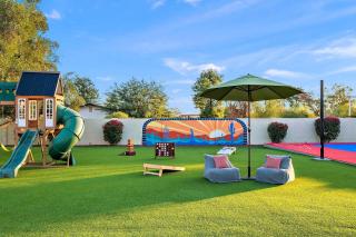 6 BR w Sport Court Pool Playground Hot Tub Arcade - Phoenix - 6