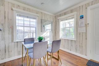 Shared Pool and Backyard Small and Cozy Guest House - 4