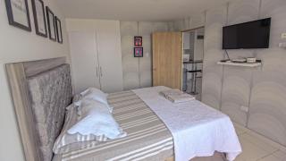 Stylish & Renovated Condo in El Laguito, Cartagena - 6