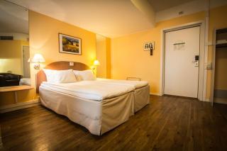 First Hotel Jönköping - Jönköping - 8