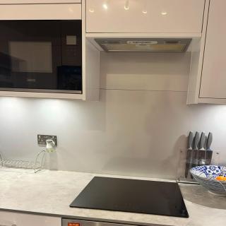 GerrardsCross-Sleeps4-Parking-PetFriendly-Wembley - Gerrards Cross - 4