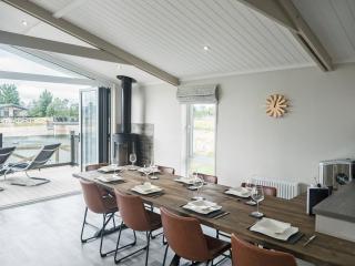 The Riverside Lodge - Ukc4058 - 0