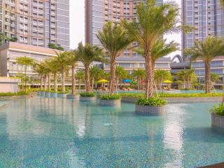 Exclusive and Cozy 1BR at Gold Coast Apartment By Travelio - Jakarta - 5