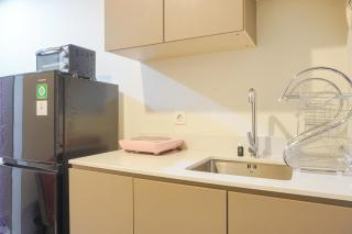 Exclusive and Cozy 1BR at Gold Coast Apartment By Travelio - Jakarta - 7