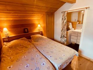 Charmant 3 pièces savoyard avec balcon, cheminée, proche commerces et remontées mécaniques - FR-1-459-18 - La Clusaz - 3