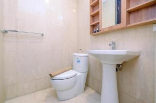 Nice and Enjoy Studio at Sudirman Suites Apartment By Travelio - Jakarta - 6