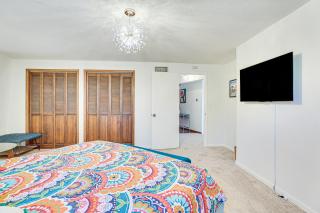 Geodesic Dome House 18 Acres on Baraboo River! - 2