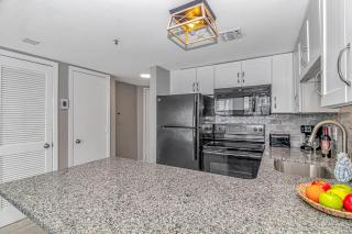 Angled Ocean View Studio w Incredible Views! Palace Resort 1005 - Sleeps 4 guests - Myrtle Beach - 2