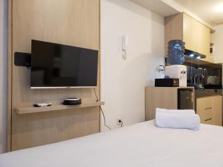 Cozy and Nice Studio at Tokyo Riverside PIK 2 Apartment By Travelio - Rawalembang - 8