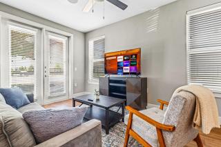 Gracious 2BD 2BA with Beautiful Pool in Fort Worth - Fort Worth - 7