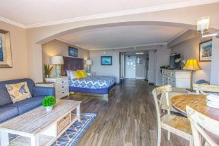 Ocean View King Suite with Beautiful Decor Caravelle Resort 510 Sleeps 4 Guests - Myrtle Beach - 7