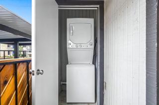 Contemporary 1BR 1Bat Pool Access - Austin - 6