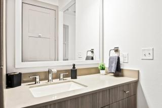 Luxurious New Unit 1Bd1Ba Pool, Golf Sim - Austin - 1
