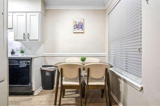 Contemporary 1BR 1Bat Pool Access - Austin - 2
