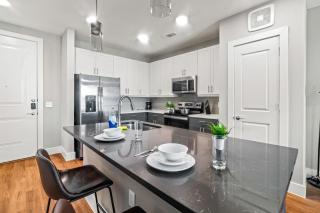 Alluring 1BD 1BA with Beautiful Pool in Fort Worth - Fort Worth - 8