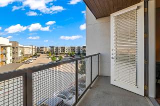 Alluring 1BD 1BA with Beautiful Pool in Fort Worth - Fort Worth - 7
