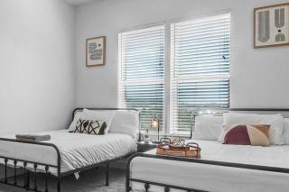 Urban Oasis 2BD 2BR Apartment - Austin - 7