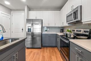 Alluring 1BD 1BA with Beautiful Pool in Fort Worth - Fort Worth - 1