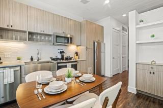 Urban Oasis 1B 1BR Apartment - Austin - 9