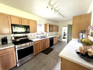 Modern Private Home, 3/3, AC, Golf Course View, Beach Gear, One Level - 8