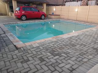 Goldenside Guest House Rustenburg - 1