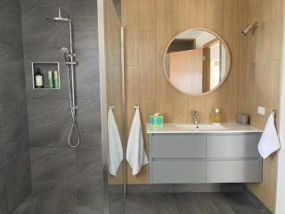 Salt House Brand New Bayside Accomodation - Bream Creek - 5