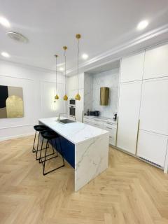 Buda Hill Charm Suite I 3BR I Self CHKN - 3