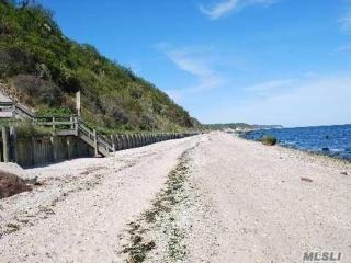 Sea Breeze: Hot Tub, Steps to Beach, Near Vineyards - Baiting Hollow - 9