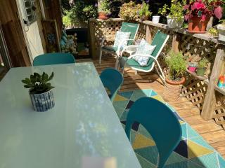 Sea Breeze: Hot Tub, Steps to Beach, Near Vineyards - Baiting Hollow - 8