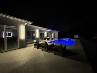 Sunset Haven Game Room Pvt Pool Hot Tub Pickleball Championships - Naples - 3