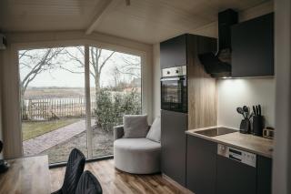 Luxe Tiny House incl Jacuzzi en Strandhuisje in zomerseizoen - Meliskerke - 1