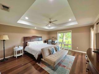Shaded Oaks Suite Luxury Stay by the Golf Course - 7
