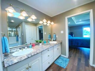 Shaded Oaks Suite Luxury Stay by the Golf Course - Temple - 1